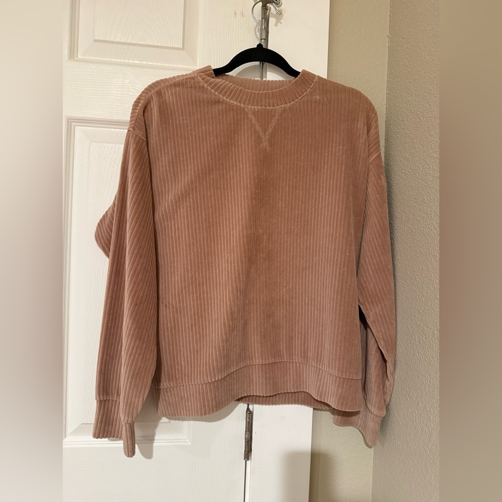Women’s H&M beige colored long sleeve. Size small